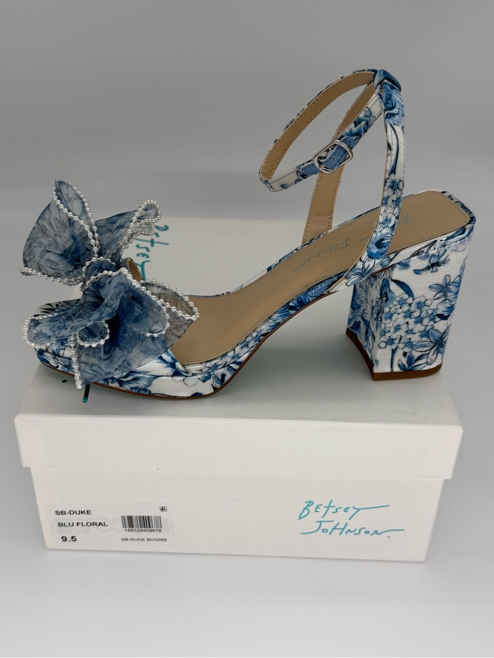 NIB Betsey Johnson Duke Blue Floral Pearl Bow Block Heels Size 9.5